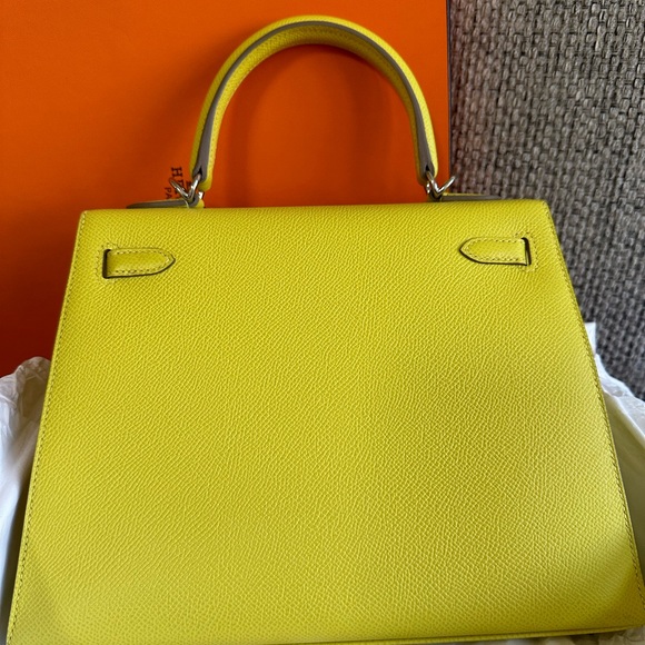 HERMÈS Lime PHW KELLY 25 Epsom Sellier , stamp U -2022  w/ Receipt - Picture 8 of 16